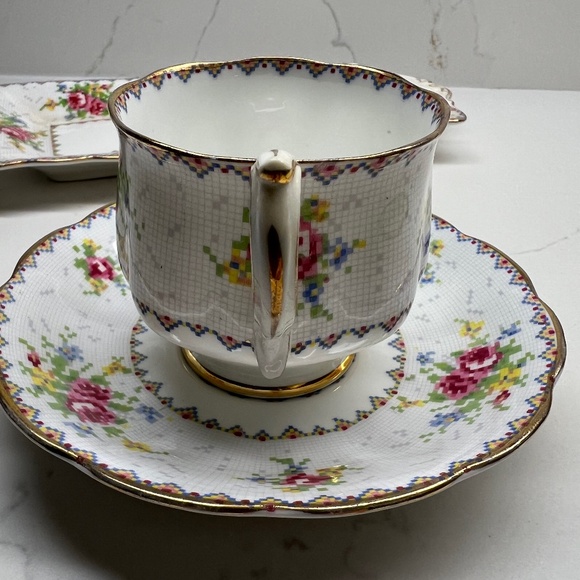 Vintage Royal Albert: 3 Piece Set - Picture 4 of 10